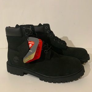 New Timberland 6in boots black Nubuck size 7Y